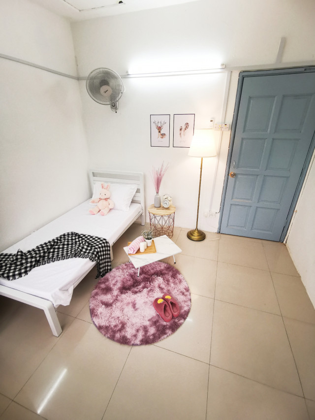 TTDI Room Renting near MRT!