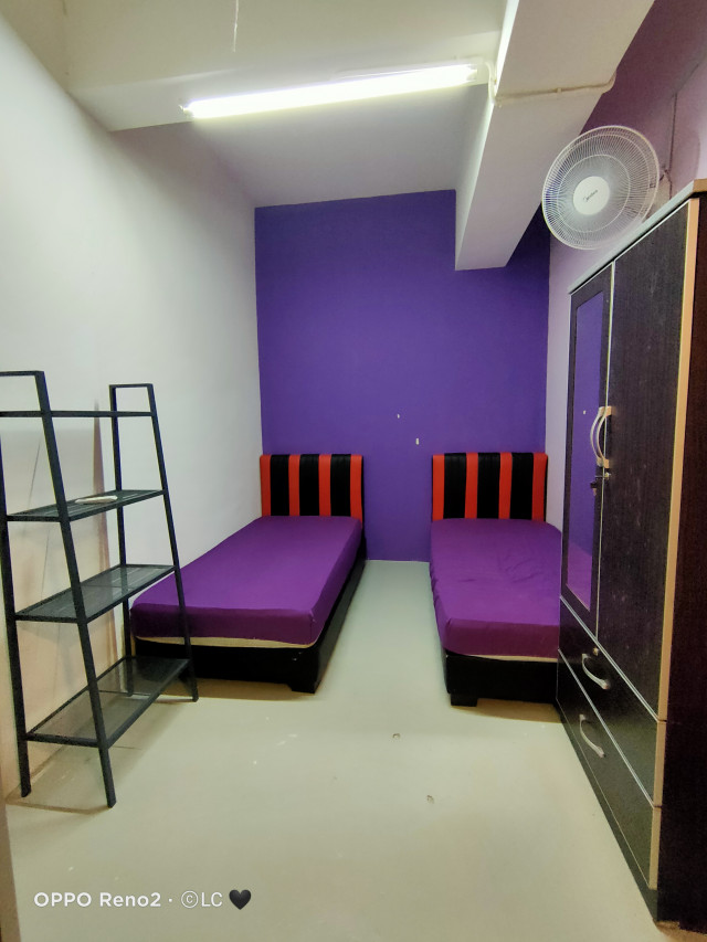 Walk 3 mins to MRT KD all in AC fully furnished include utilities room