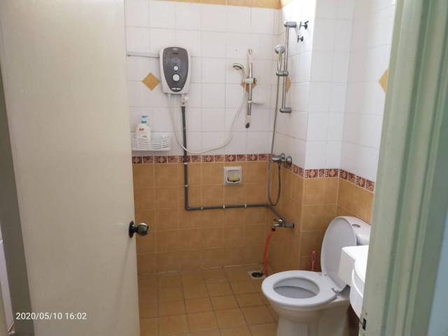 Puchong Master Room For Rent With Bathroom/ Guarded Area