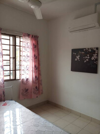 Master room with attached bathroom at Setia Alam, shah alam