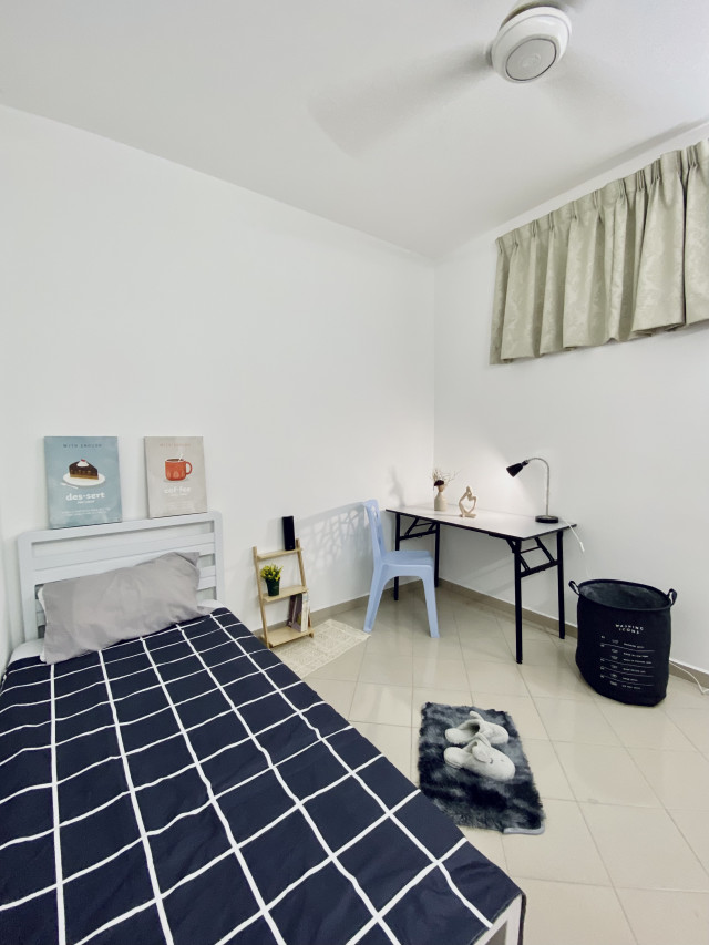 1 Month Deposit Medium Room in Section 14
