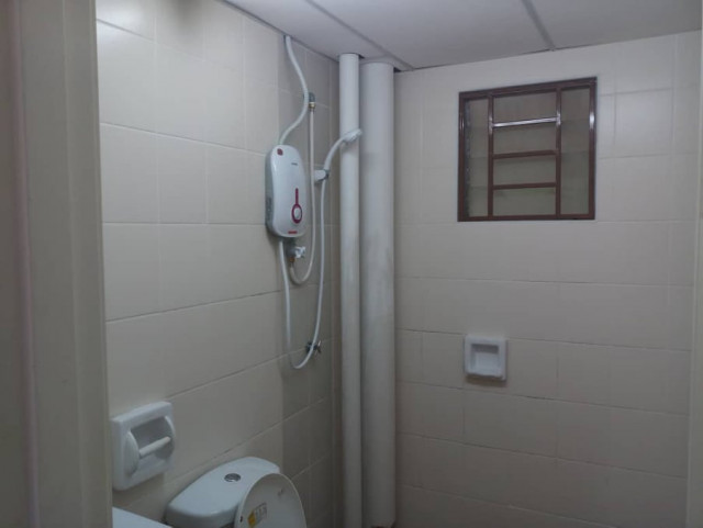 Master room with attached bathroom at Meru, klang