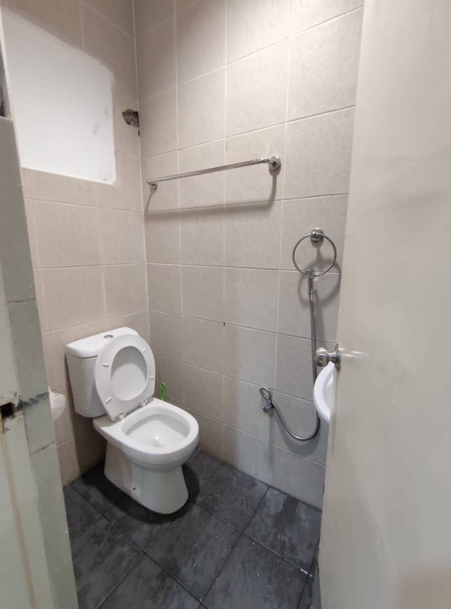 🆓1 Month Rental Medium Room in Alam Impian