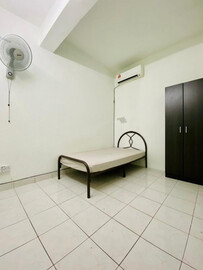 💓Single Room at Bandar Utama  ⭐Near to One Utama , MRT Bandar Utama, 1 Power House , First Avenue , Centre Point , IKEA , MRT Mutiara Damansara , Surian Tower