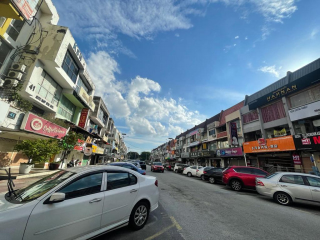 Ac room from rm500 nearby INTI College, Taylor College, ss15 LRT