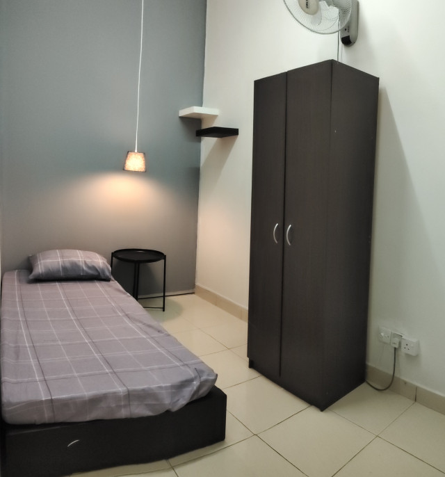(FEMALE HOUSE) SS2 ROOM FOR RENT !