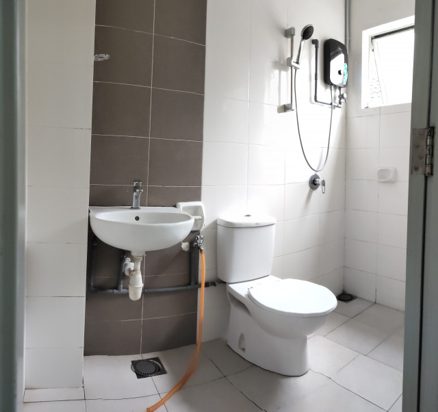 1U ROOM FOR RENT RM390 !